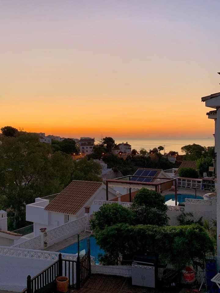 La Villa Escondida 1 Precioso Estudio Vista Al Mar Malaga Exterior photo