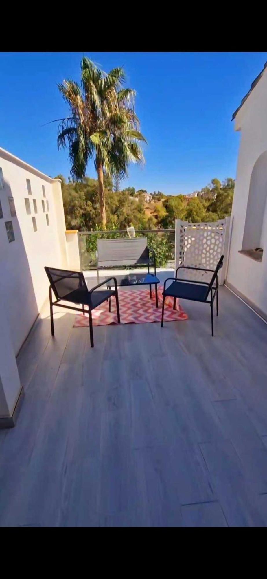 La Villa Escondida 1 Precioso Estudio Vista Al Mar Malaga Exterior photo